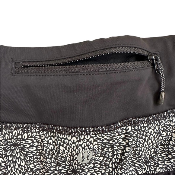 Lululemon Black and White Floral Skirt - Picture 4 of 8